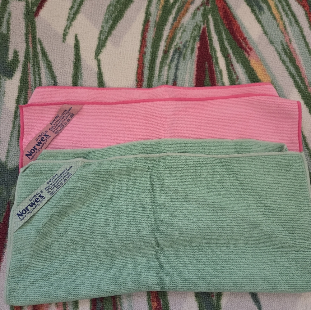 Norwex Envirocloth Pink and Green Cloth Set